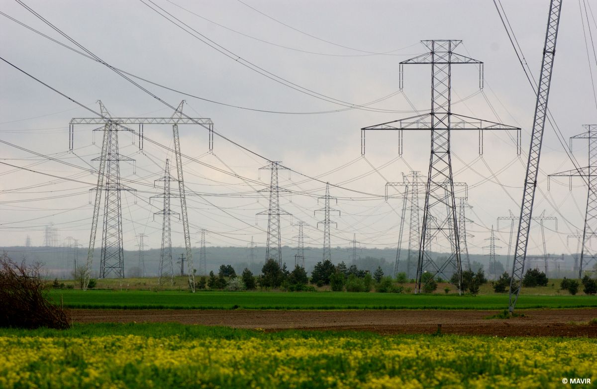 Picture of above-ground power lines