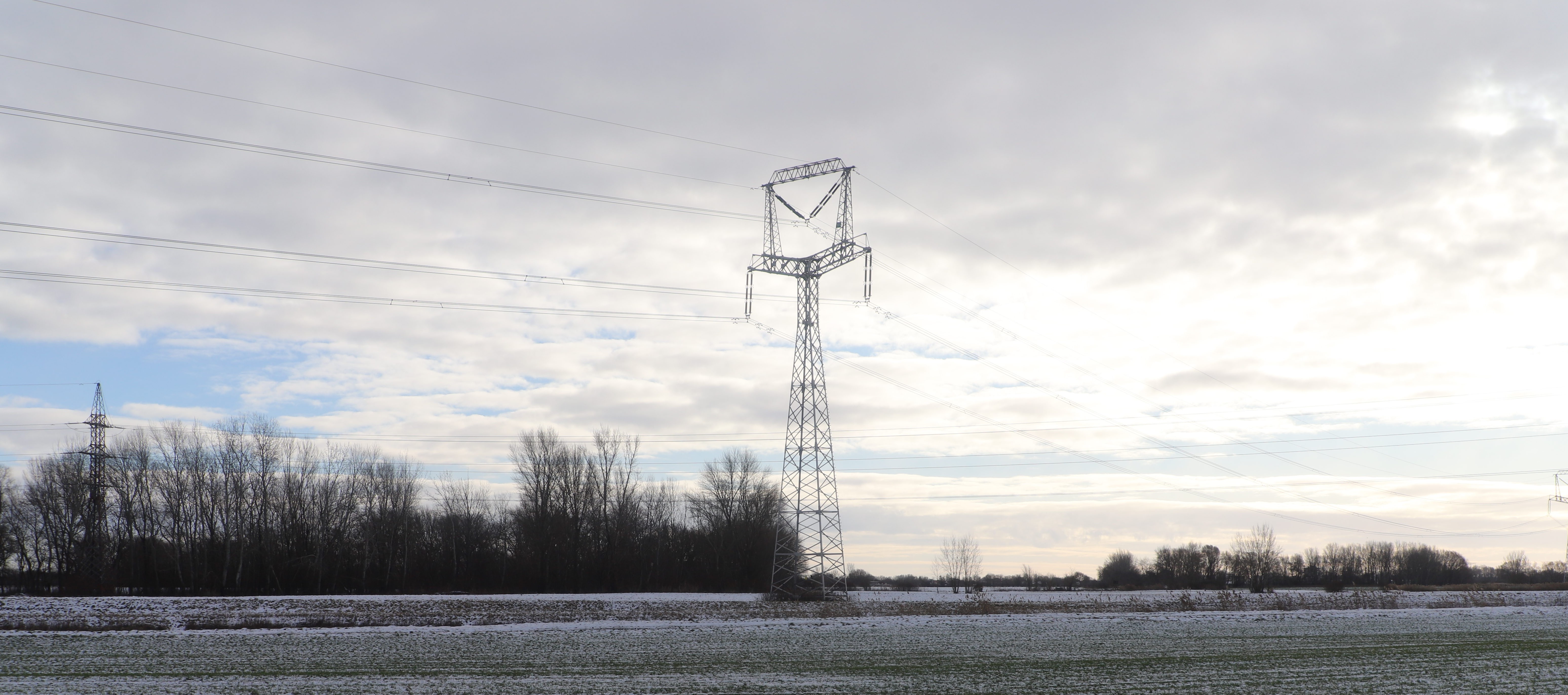image of the 400kW power lines from the field survey 